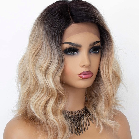 🦄 BLONDE OMBRE  SIDE PART SHORT WAVY BOB LACE FRONT WIG
ARRIVES NEW
💖 - Picture 2 of 7